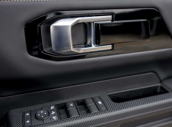 Mitsubishi Triton Exterior Door Handle